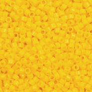 Perline Miyuki Delica 11/0 Opaque canary yellow DB-1132