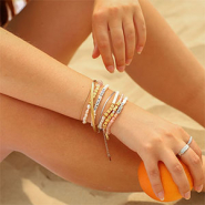 Set di ispirazione Crea bracciali personali con perline alfabeto di metallo DQ