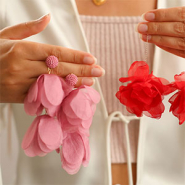 Set di ispirazione Mixa e abbina orecchini con fiori e fiocchi