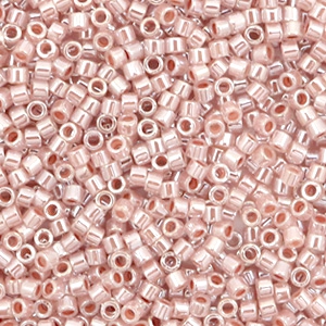 Perline Miyuki Delica 11/0 Ceylon light cinnamon rose DB-256