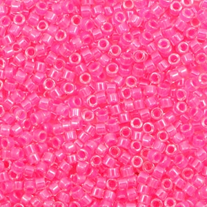 Perline Miyuki Delica 11/0 Luminous wild strawberry pink DB-2035