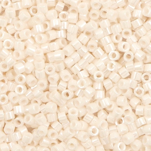 Perline Miyuki Delica 11/0 Opaque ceylon bisque white DB-1530-1