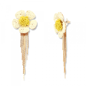 Orecchini alla moda in rafia a fiore biancastro-giallo-oro