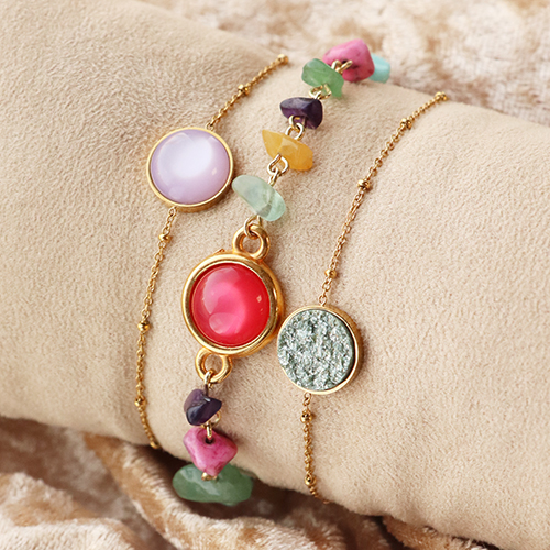 Sprigiona la tua creativit&agrave;! Guarda qui come realizzare meravigliosi bracciali, orecchini e collane con i cabochon Polaris Elements  