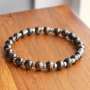 Ecco come creare bracciali supertosti da uomo con perline di vetro e perline di ematite: