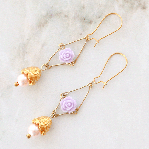 Crea fantastici bracciali e anelli con le nuove perline a forma di rosa: