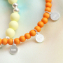 Realizza braccialetti colorati con perline in acrilico! 