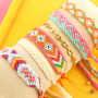 Ecco come presentare braccialetti e cavigliere alla moda