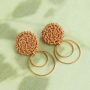 Ecco come realizzare orecchini con pendenti in rattan