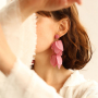 Crea un look unico con orecchini floreali