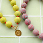Dai colore alla tua collezione con perline acriliche