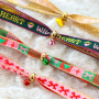 Confeziona ogni regalo in perfetto stile natalizio