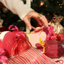 Confeziona ogni regalo in perfetto stile natalizio