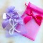 Confeziona ogni regalo in perfetto stile natalizio