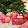 Confeziona ogni regalo in perfetto stile natalizio